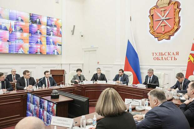 Губернатор Тульской области поручил улучшить профориентацию с учетом мнения молодежи