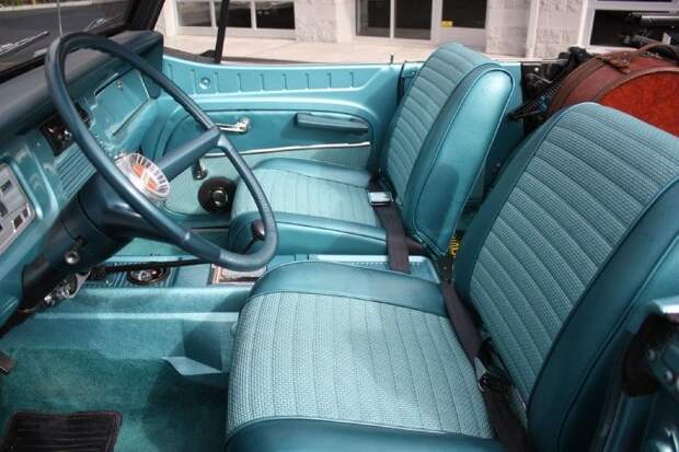 На аукцион выставлен Jeep Jeepster Commando Convertible (53 фото)