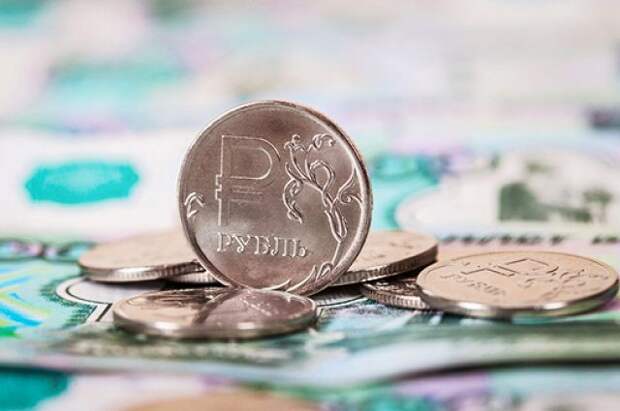 Биржевой курс доллара впервые с апреля упал до 56 рублей