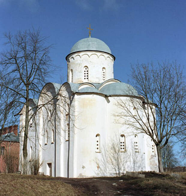 Успенский собор в Старой Ладоге. Источник:  wikipedia.org 
