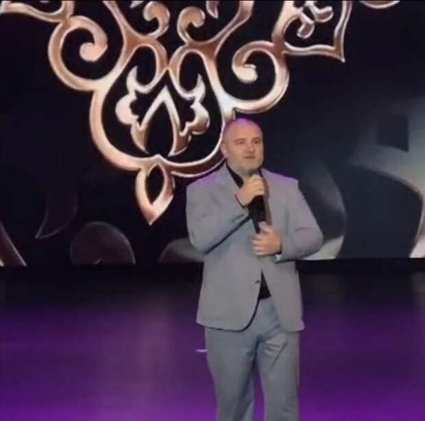 Творческий вечер для социальных работников: коллектив Комплексного центра на концерте Артура Дышекова