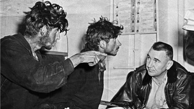 Ели сапоги, пили ржавую воду: как советские солдаты 49 дней боролись за жизнь посреди океана