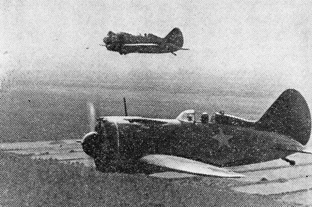 Советские летчики на И-16, добровольно участвовавшие в конфликте Китая и Японии, 1938 г. Советские летчики на И-16, добровольно участвовавшие в конфликте Китая и Японии, 1938 г.