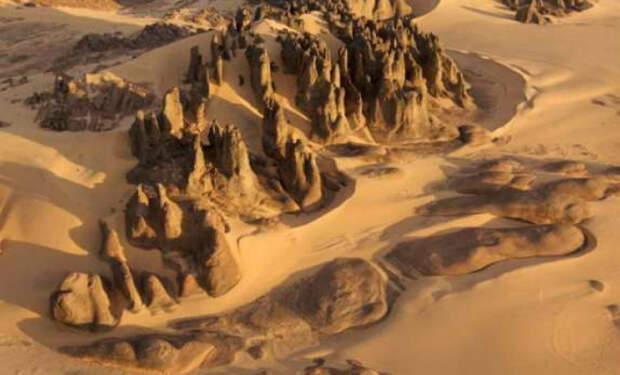 Древние руины в Сахаре