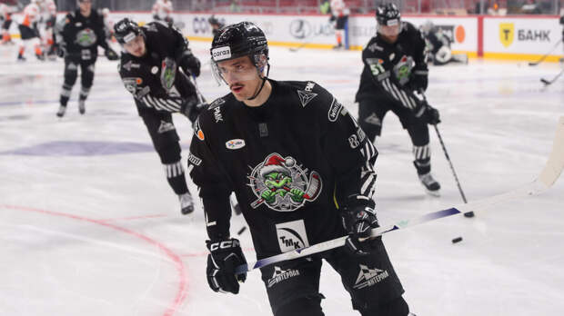 Жена хоккеиста Матвея Гуськова считает, что певец Влад Топалов — больной ублюдок