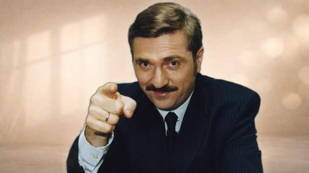 За кадром легендарных шоу: Как Валерий Комиссаров, Мария Киселева и еще 4 звезды ТВ прошли путь от спорта и заводов до всенародной славы, скрывая личные драмы