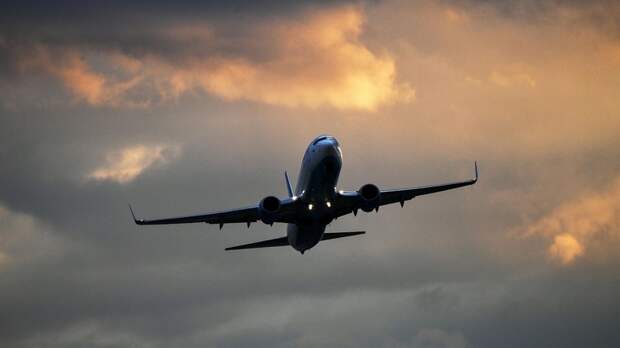 Аэропорт Пскова приостановил работу