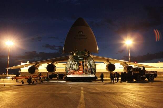 Впервые: Самолетом Ан-124 «Руслан» переброшены два звена вертолетов Ми-24