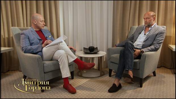 бывший друг Путина Сергей Пугачёв (справа) в интервью украинского журналиста Дмитрия Гордона (слева) (изображение взято из открытых источников)