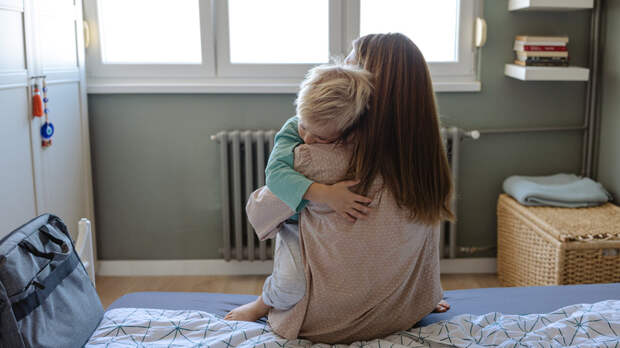 В Госдуме предложили включить уход за ребёнком в стаж для досрочной пенсии