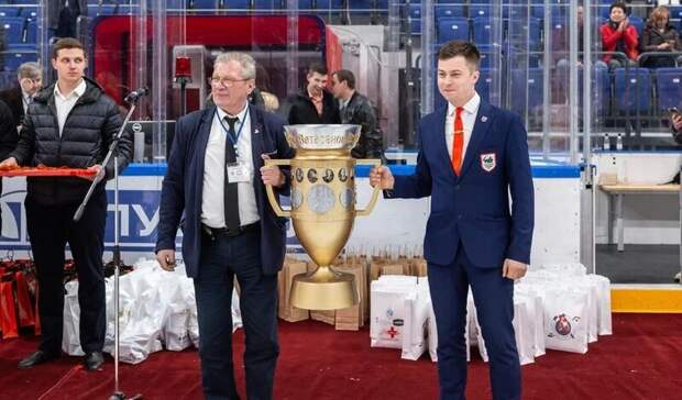 В России состоялся первый Кубок ветеранов Великой Отечественной войны по хоккею