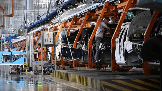 Смена руля: как автогиганты борются с кризисом в отрасли