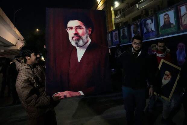 Аракчи: с верховным лидером Ирана всё в порядке, он исполняет свои обязанности