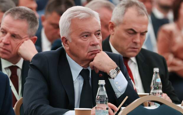 «Нет нужды их дальше ужесточать»: Алекперов оценил планы ЕС по санкциям на нефть