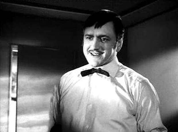 Юрий Чулюкин в фильме *Деловые люди*, 1962 | Фото: kino-teatr.ru Юрий Чулюкин в фильме *Деловые люди*, 1962 | Фото: kino-teatr.ru