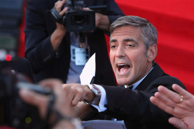Песков назвал безумной идею Фонда Клуни выдавать ордера на арест журналистов из РФ