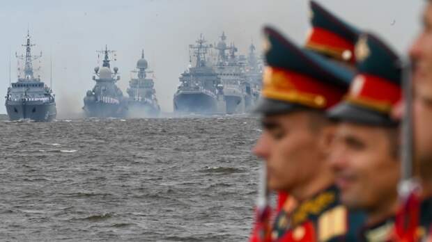 Запад пищит от зависти: парад в День ВМФ доказал — у США нет ни единого шанса превзойти Россию