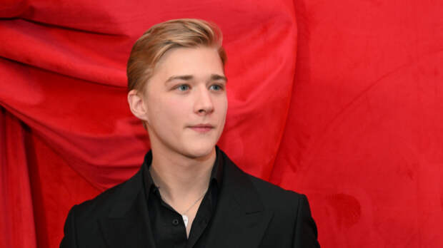 «Нужно быть чище»: актер Олег Савостюк о первой любви