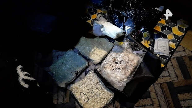 ФСБ накрыла крупный канал поставки синтетических наркотиков в ДНР