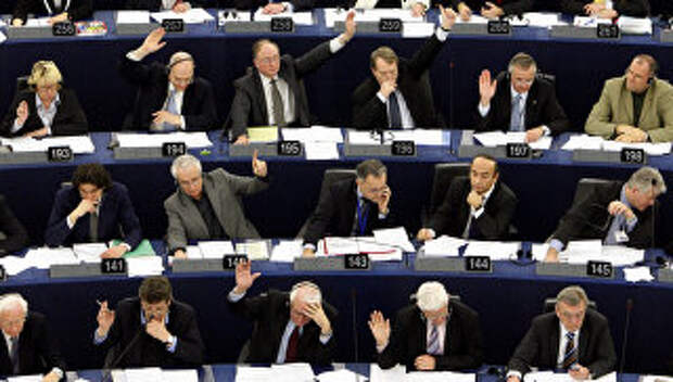 Депутаты Европарламента во время голосования. Архивное фото