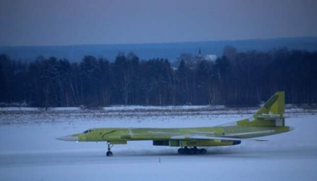 Совсем зелёный: Обнародовано видео первого полёта нового Ту-160М...
