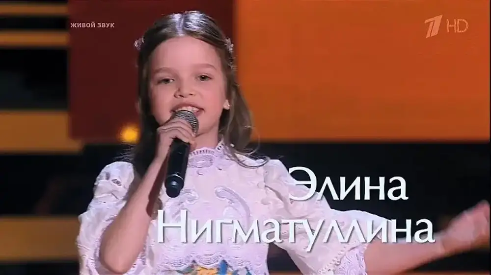 Спела на 100. Девушка на шоу спела русскую.