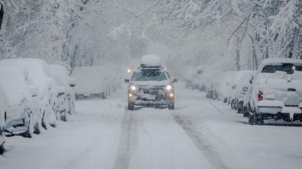 Московских и подмосковных водителей призвали отказаться от личного транспорта на фоне снегопада