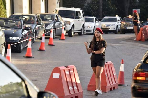 Новая форма ливанских девушек-полицейских: мини-шортики и обтягивающие футболки