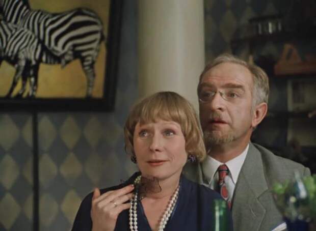 Кадр из фильма *Покровские ворота*, 1982