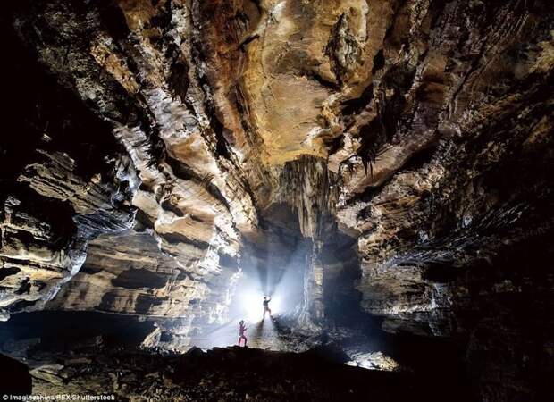 В той же в провинции Гуйчжоу расположена пещера Шуанхэ, признанная самой длинной в Азии (238,38 км) в мире, интересное, китай, пещера, природа, фото, фоторепортаж, экспедиция