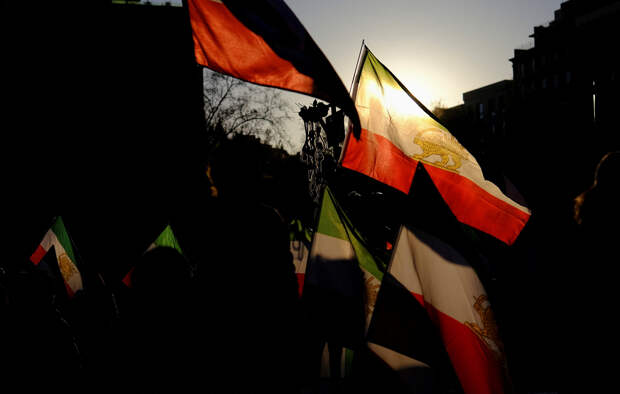 В Иране разразились новые антиправительственные протесты