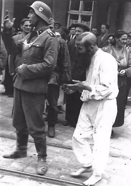 30 шокирующих фотографий львовских погромов 1941 года