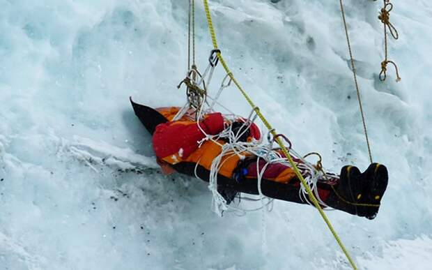 everestcemetery07 Мэллори, Ирвин и другие вечные пленники Эвереста