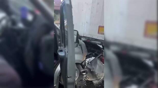 Три человека пострадали в результате ДТП с грузовиками в Ростовской области