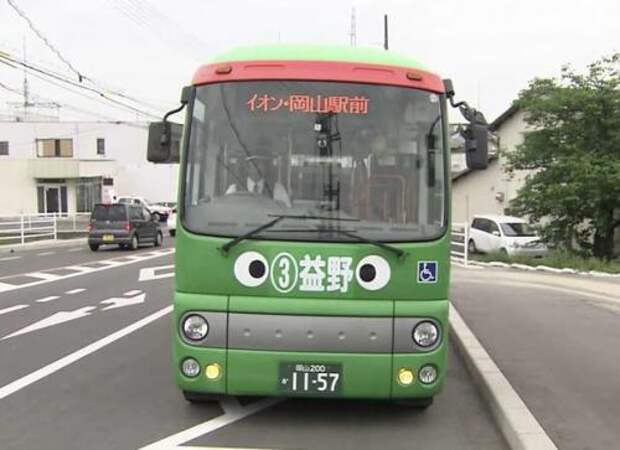 Оригинальный способ забастовки придумали водители японских автобусов города окаяма.
