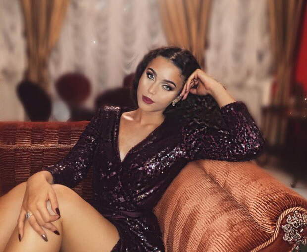 Дедушка ей гордился: внучка Кобзона выросла талантливой и по-настоящему красивой (фото)