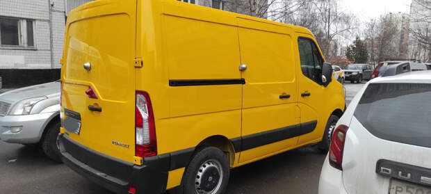 Подбор авто в Москве: почти новый грузовой фургон