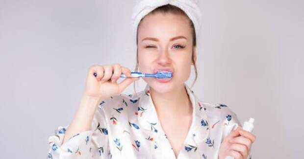 Стоматолог Воронина объяснила, почему необходимо менять зубную пасту раз в месяц
