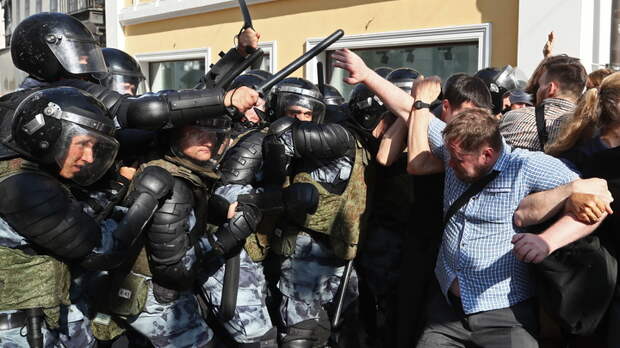 Западные СМИ надеются на всероссийский Майдан после разгона оппозиционных митингов в Москве
