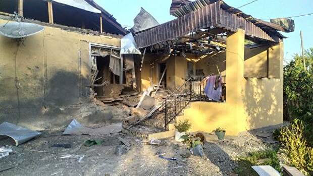 Разрушенный в результате обстрела жилой дом в Тертерском районе Азербайджана