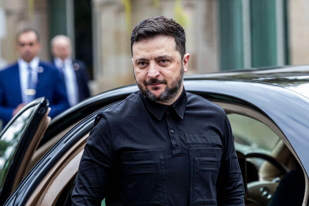 Bloomberg: Зеленский проводит встречи с потенциальными соперниками на выборах