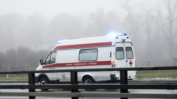 В Кемеровской области на трассе опрокинулся автобус