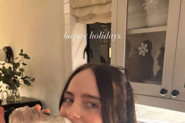 «Без макияжа чувствую себя красивой»: Билли Айлиш показала пикантный образ