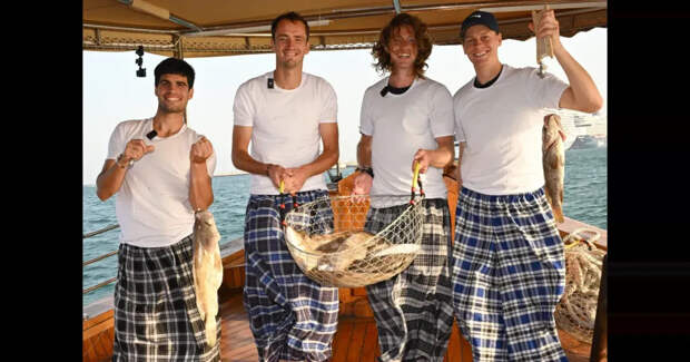 Андрей Рублёв, Даниил Медведев, Янник Синнер и Карлос Алькарас порыбачили вместе перед турниром в Дохе