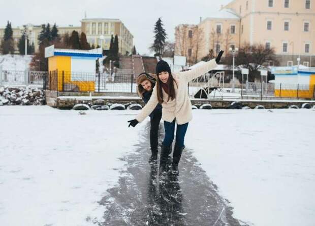 Что делать, если упали на льду, чтобы минимизировать последствия: советы травматолога