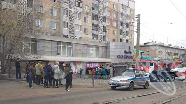 Девушка выпала из окна на крышу магазина в Улан-Удэ