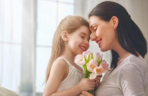 День дочери: милые поздравления, история и традиции праздника 25 апреля
