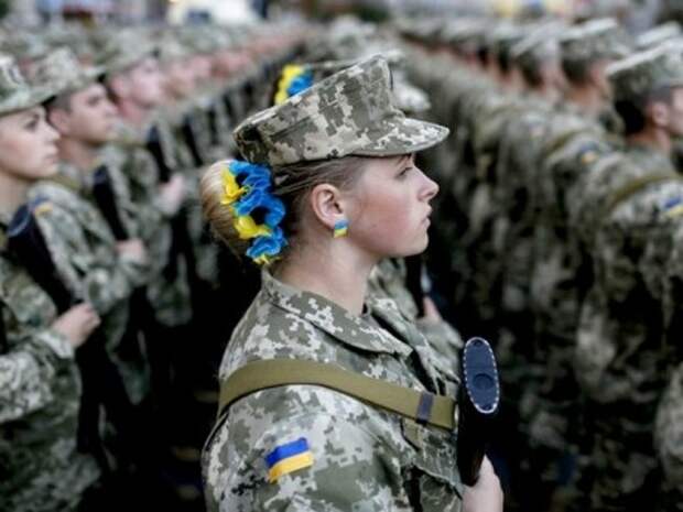 Украинки в ВСУ: Ой, военная форма натирает везде и домогаются постоянно...