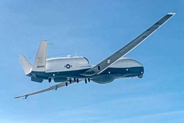 MQ-4C Triton ВМС США появился над Кубой, несколько раз облетев остров Свободы