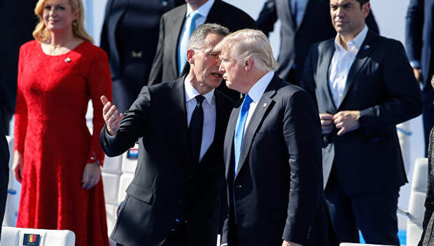 Генсек НАТО Йенс Столтенберг и президент США Дональд Трамп. Архивное фото Генсек НАТО Йенс Столтенберг и президент США Дональд Трамп. Архивное фото